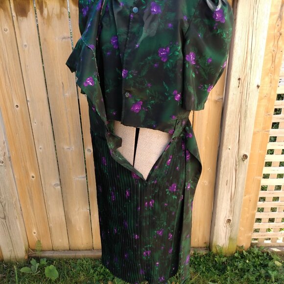 Amish Mennonite Cape Dress OLD COLONY 39" Bust 34" Waist Handmade Green Floral - Picture 2 of 10